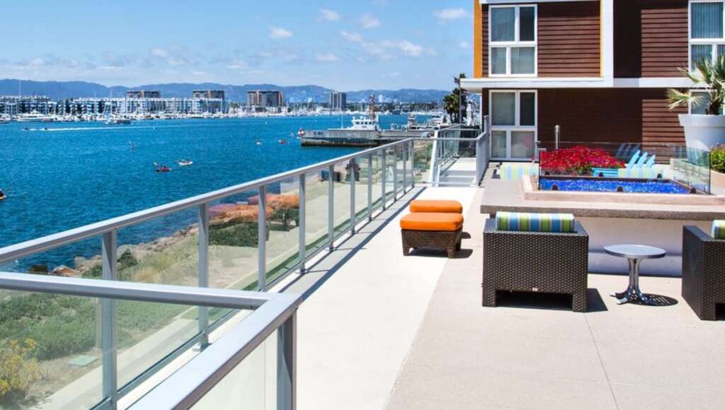 Breakwater at Marina del Rey Apartments